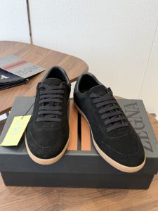 Shoes in Black