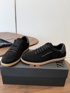 Shoes in Black