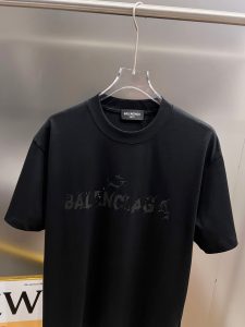 Balenciaga T-Shirt in Black