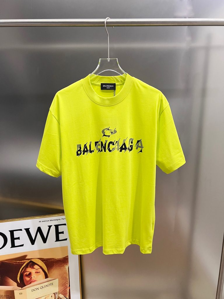 Balenciaga T-Shirt in Black