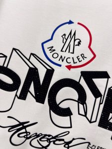 Moncler T-Shirt in Black