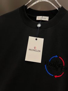 Moncler T-Shirt in Black