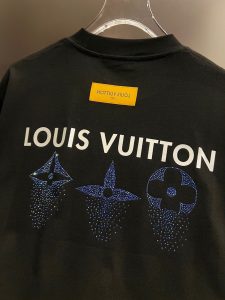 T-Shirt in Black