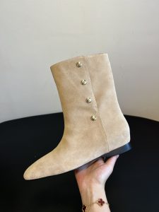 Boots in Brown