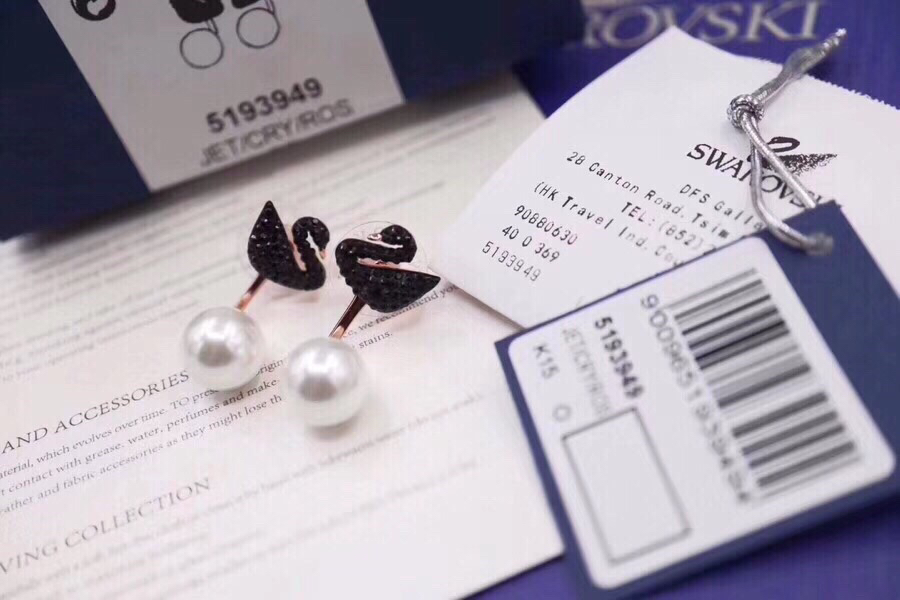 Earrings in Black