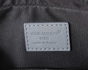 Louis Vuitton Messenger Bag M27185