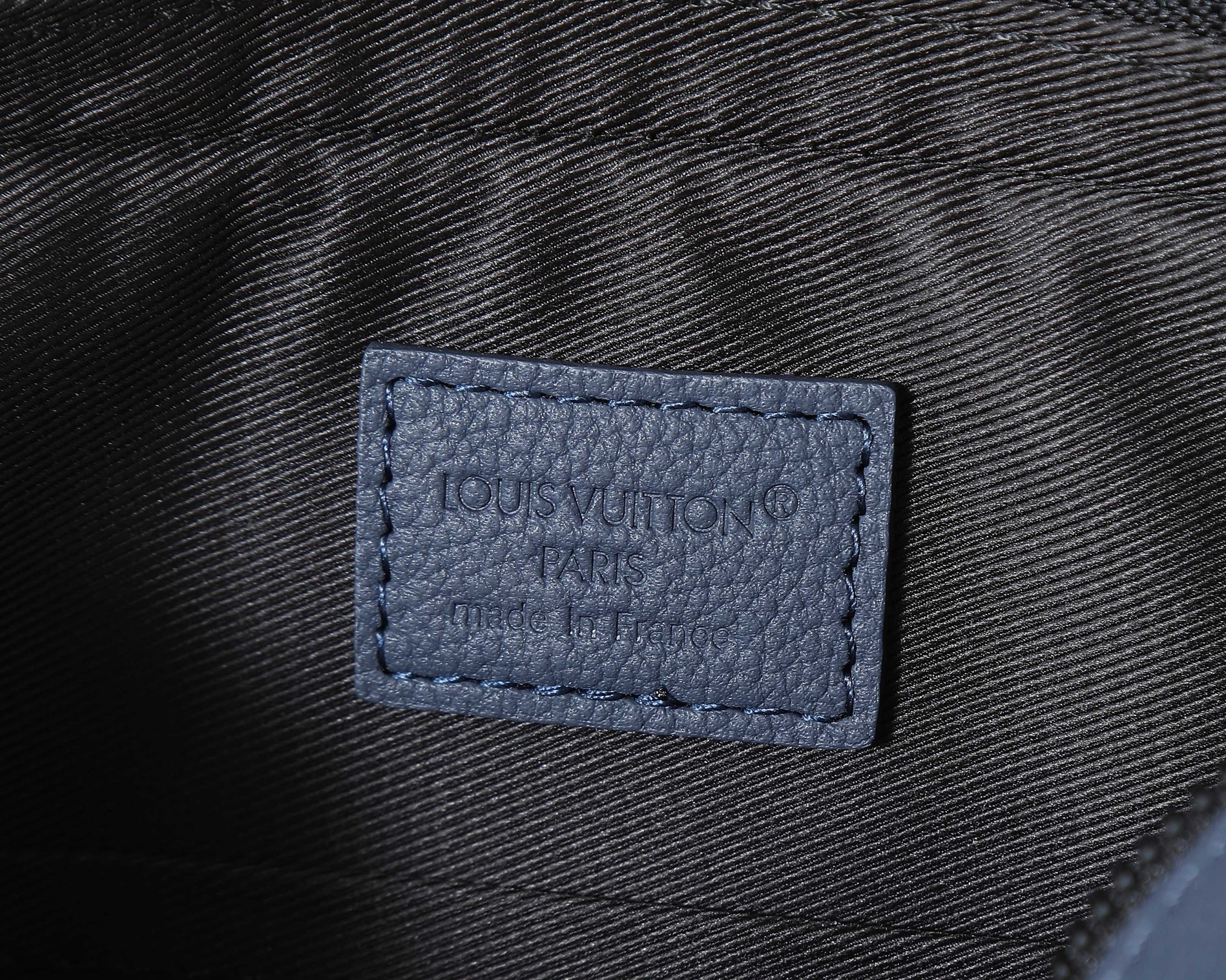 Louis Vuitton Messenger Bag M27925