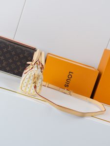 Louis Vuitton Nano Speedy Shoulder Bag M29030 in White