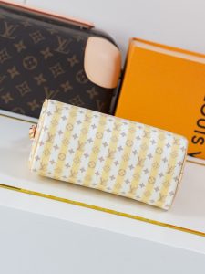 Louis Vuitton Nano Speedy Shoulder Bag M29030 in White