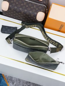 Louis Vuitton Messenger Bag M28628