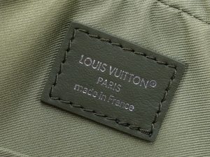 Louis Vuitton Messenger Bag M28628