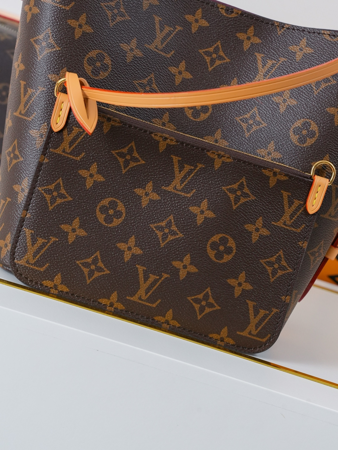 Louis Vuitton Shoulder Bag M29628