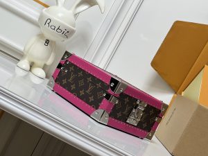 Louis Vuitton Handbag M27834