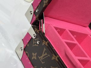 Louis Vuitton Handbag M27834