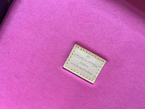 Louis Vuitton Handbag M27834