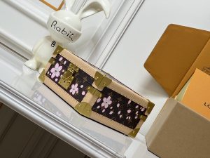 Louis Vuitton Handbag M27834
