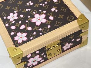 Louis Vuitton Handbag M27834