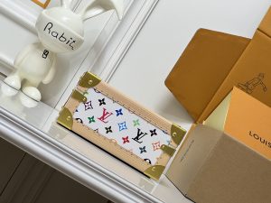 Louis Vuitton Handbag M27834