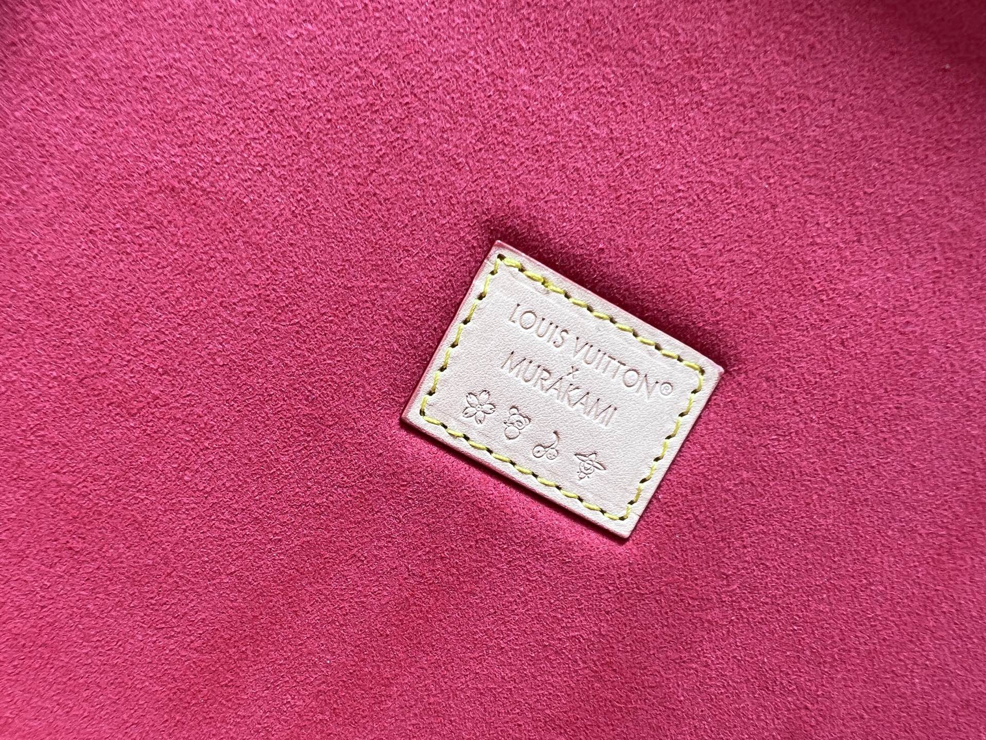 Louis Vuitton Handbag M27834