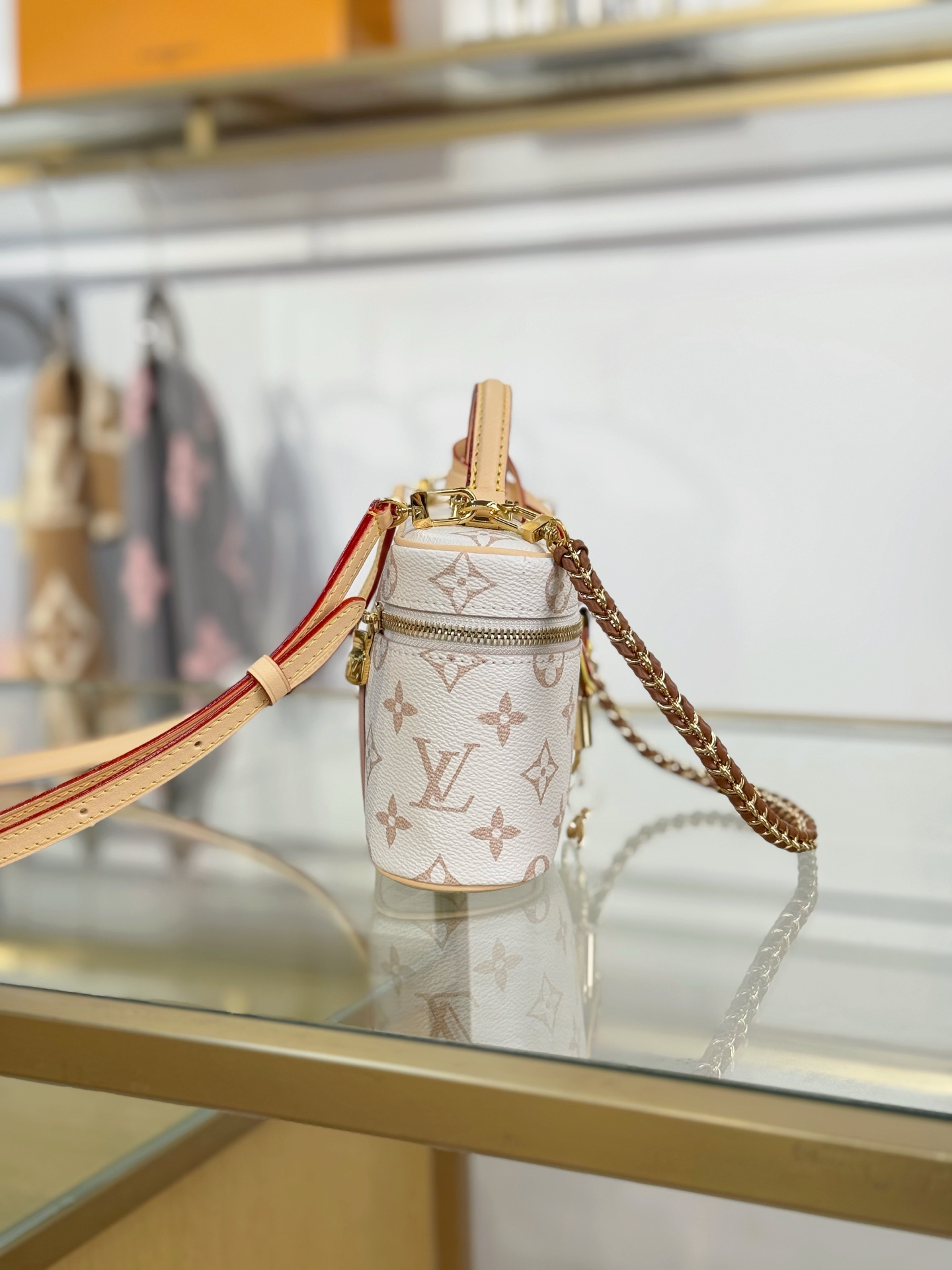 Louis Vuitton Handbag M29782