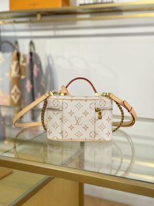 Louis Vuitton Handbag M29782