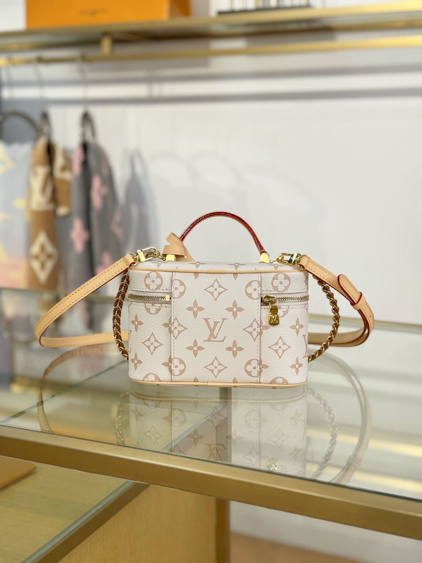 Louis Vuitton Handbag M29782