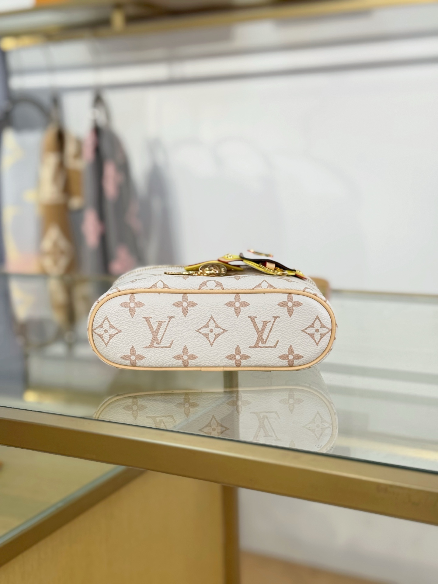 Louis Vuitton Handbag M29782
