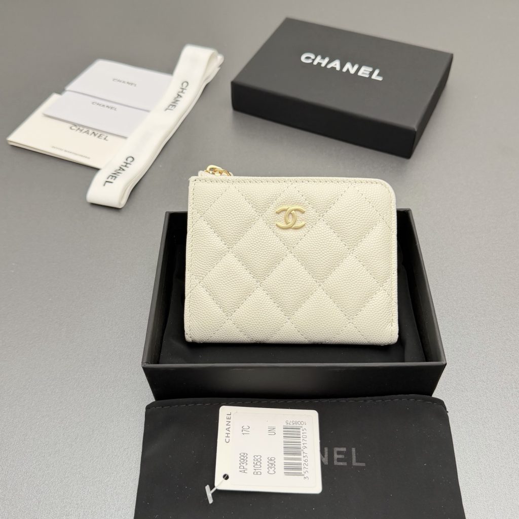 Handbag in White