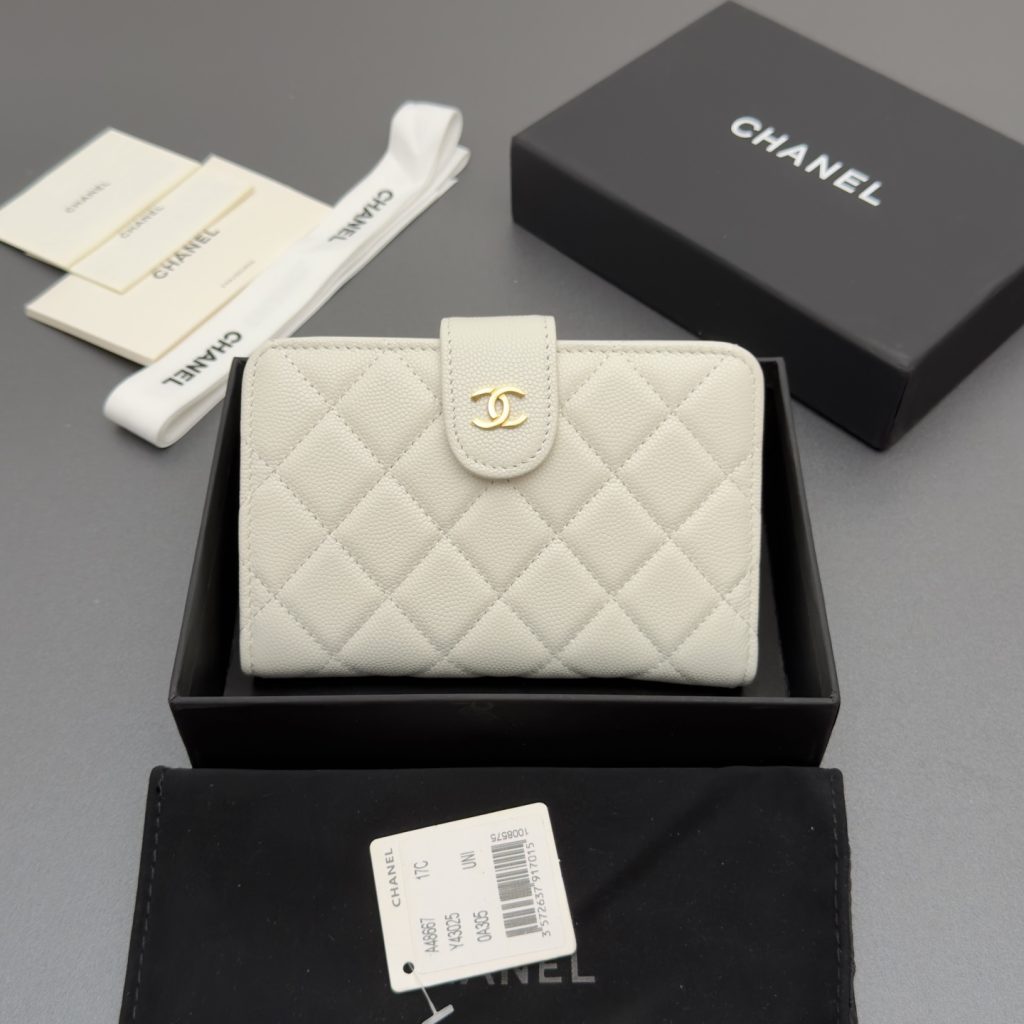 Bag A48667 in White