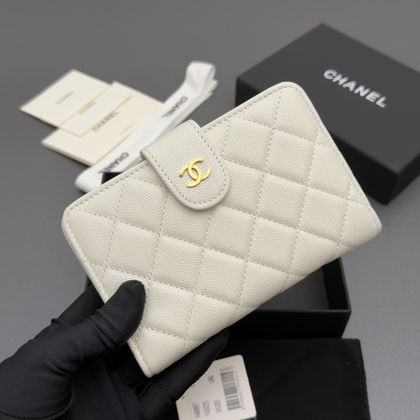 Bag A48667 in White