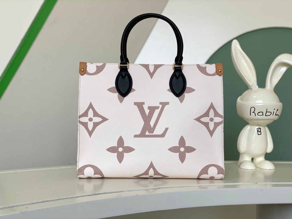 Louis Vuitton Tote Bag M46912