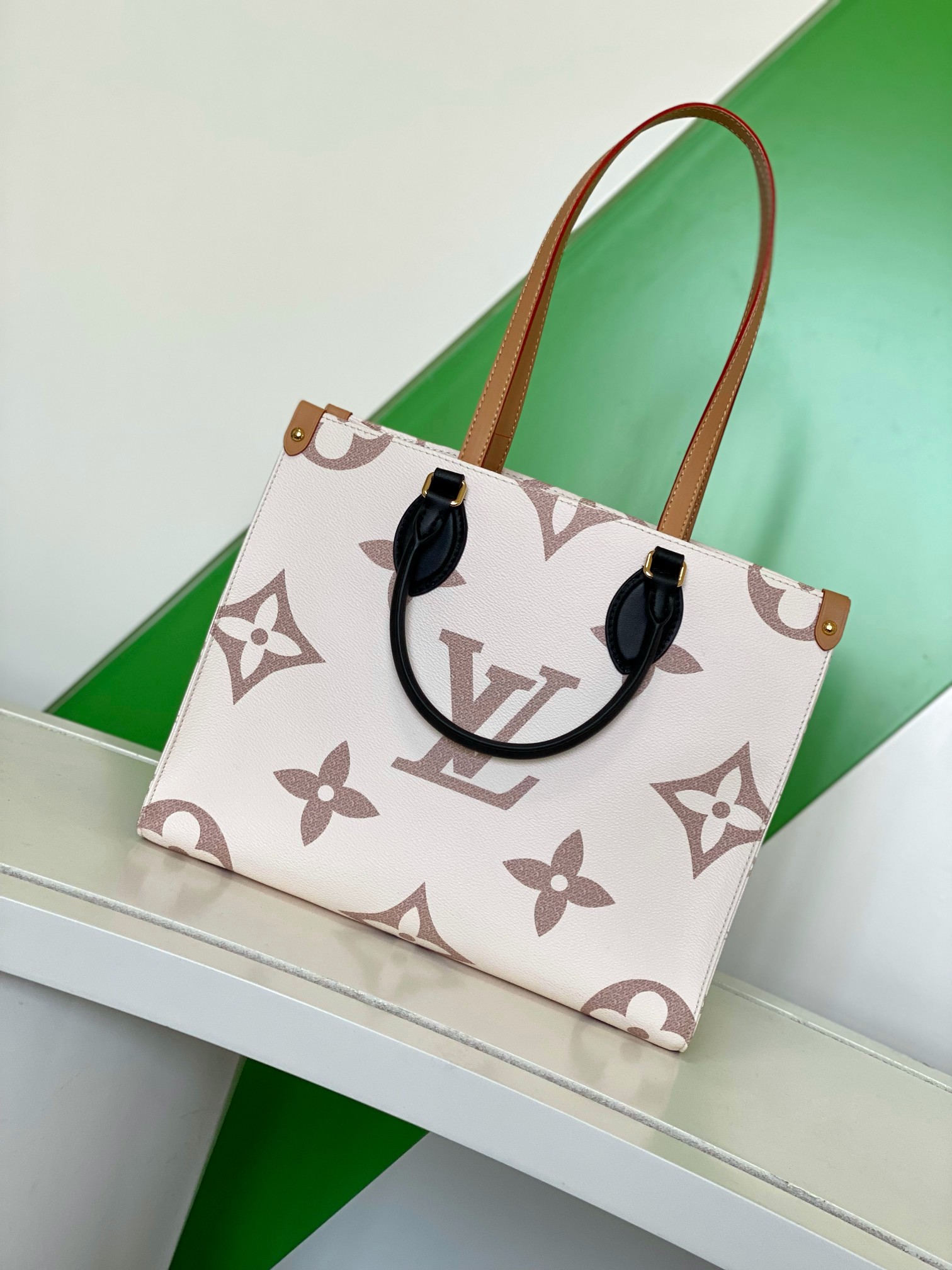 Louis Vuitton Tote Bag M46912