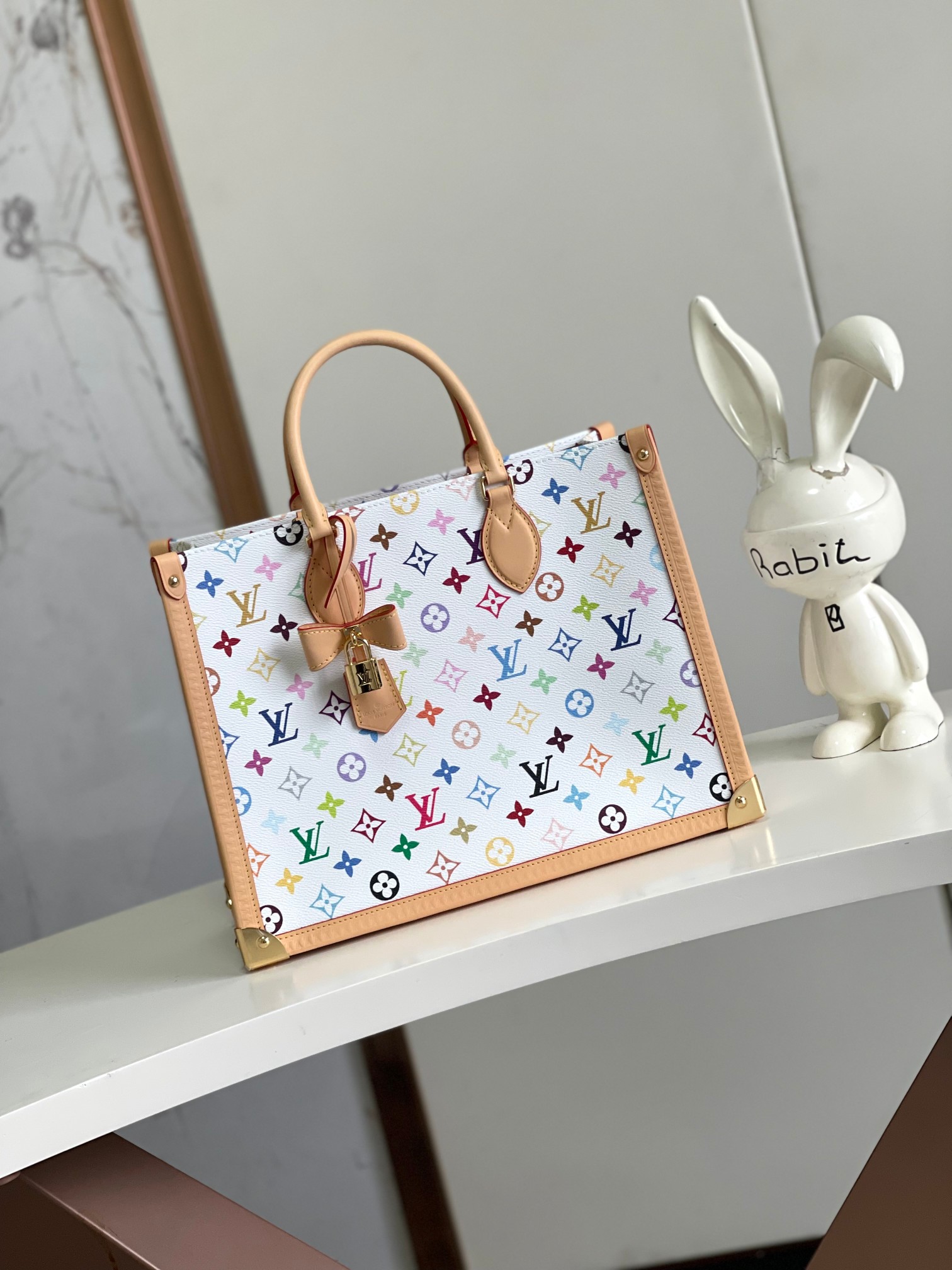 Louis Vuitton Handbag M13079