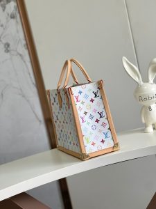 Louis Vuitton Handbag M13079