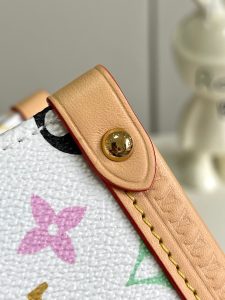 Louis Vuitton Handbag M13079