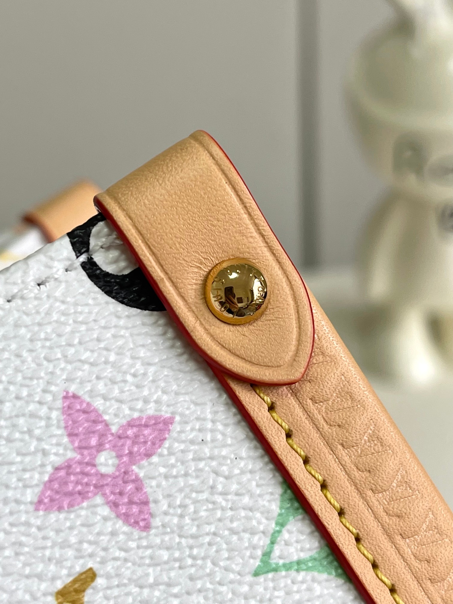 Louis Vuitton Handbag M13079