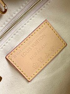 Louis Vuitton Handbag M13079