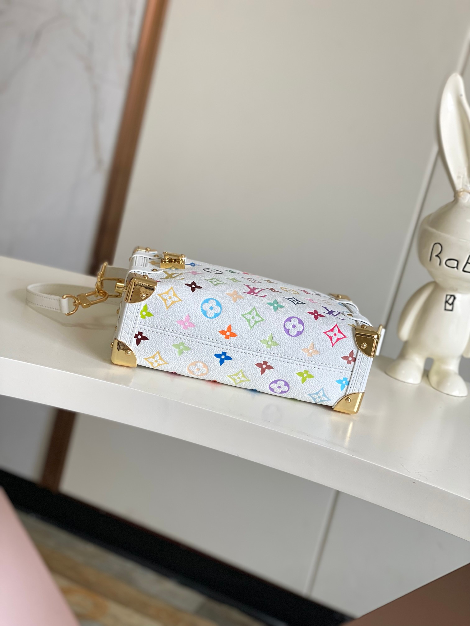 Louis Vuitton Handbag M14046