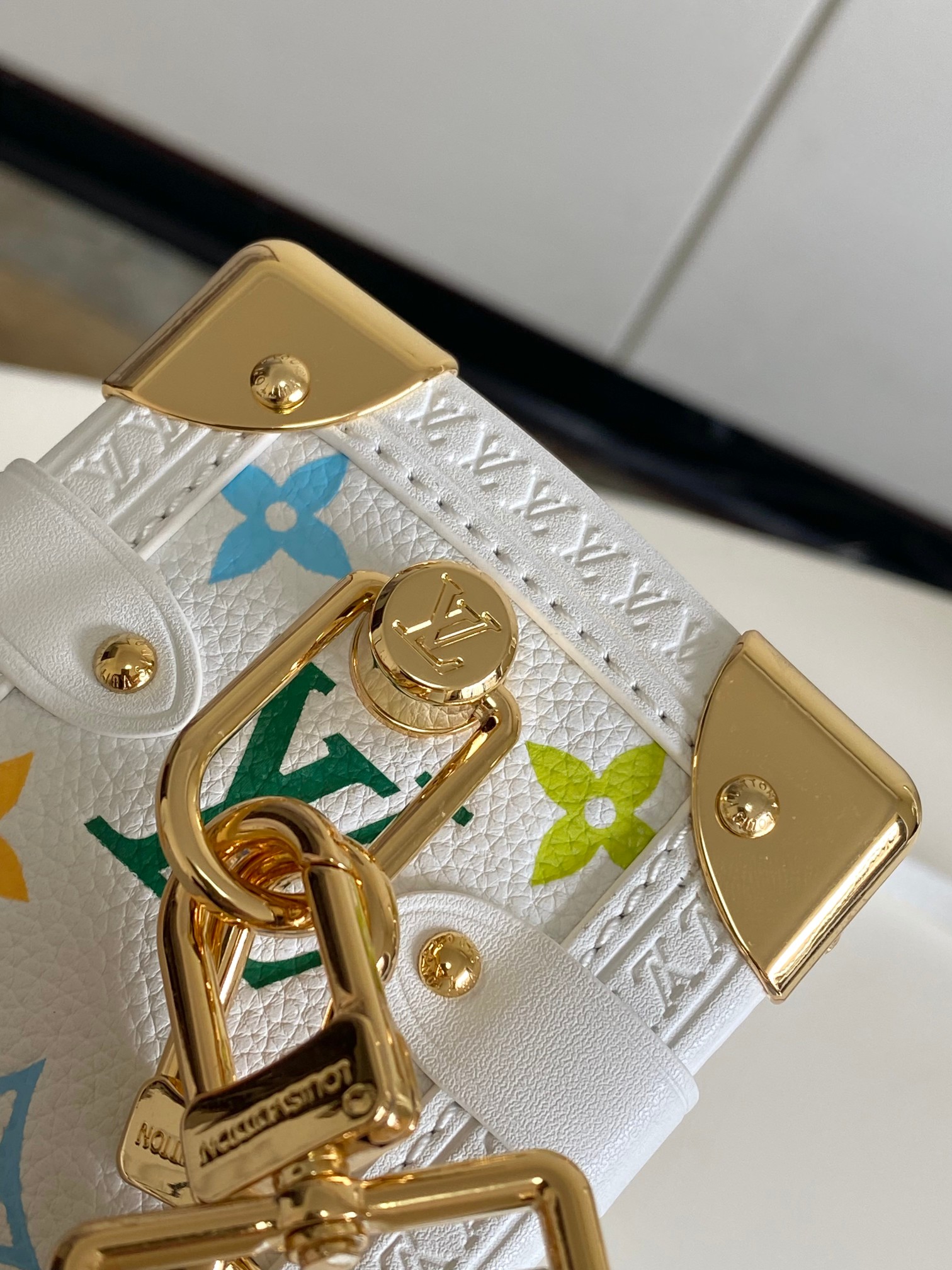 Louis Vuitton Handbag M14046