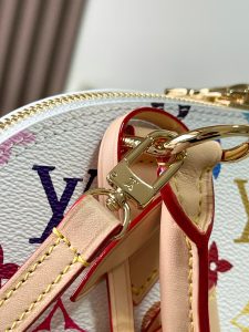 Louis Vuitton Alma BB Handbag M13078
