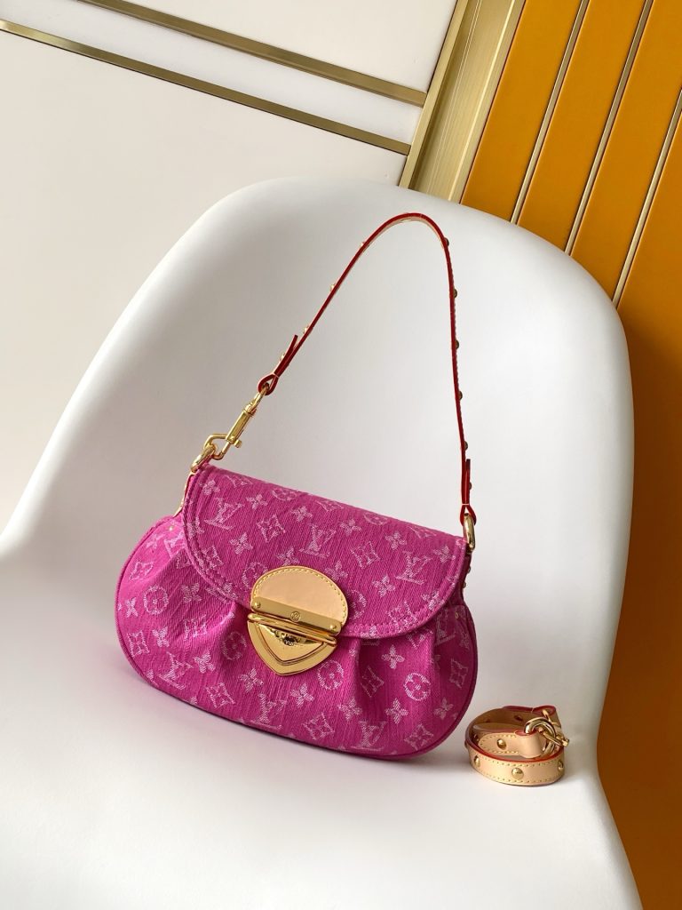 Louis Vuitton Handbag M46829 in Blue
