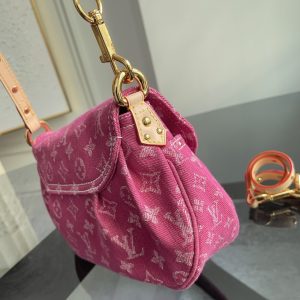 Louis Vuitton Handbag M46829 in Blue