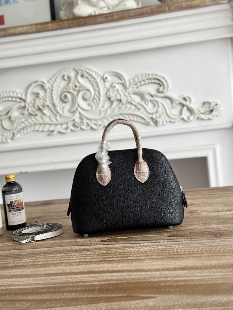 Bag in Black