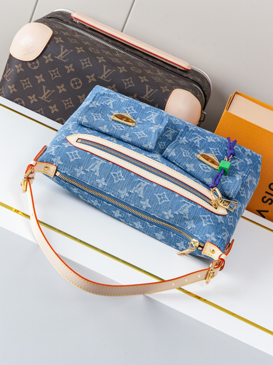 Louis Vuitton Handbag M27329 in Denim