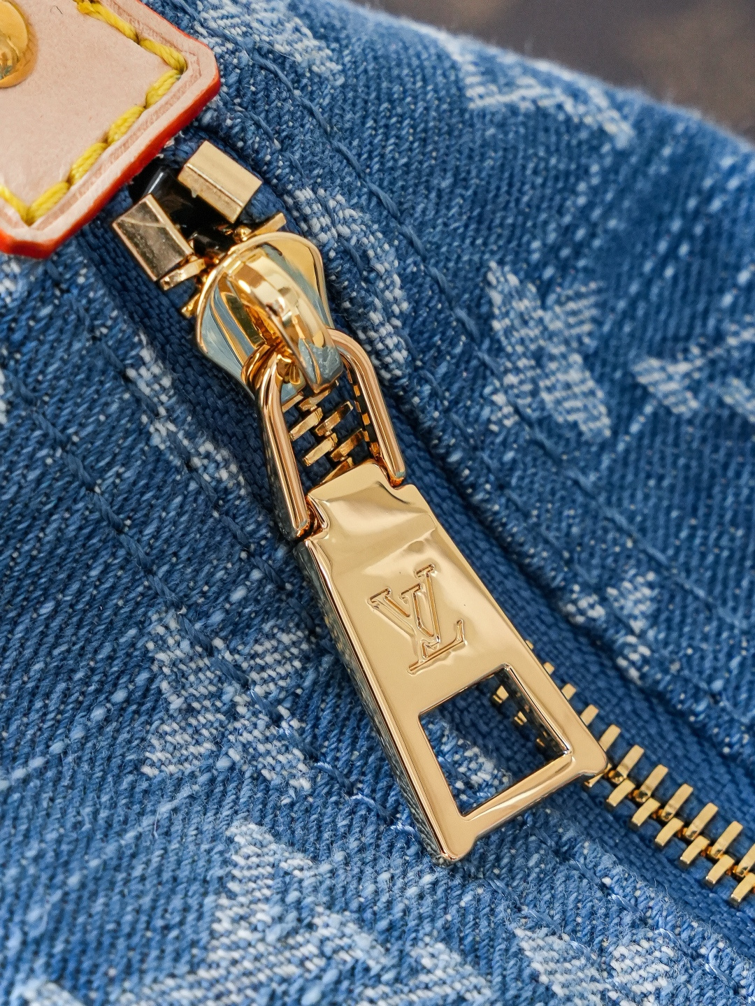 Louis Vuitton Handbag M27329 in Denim