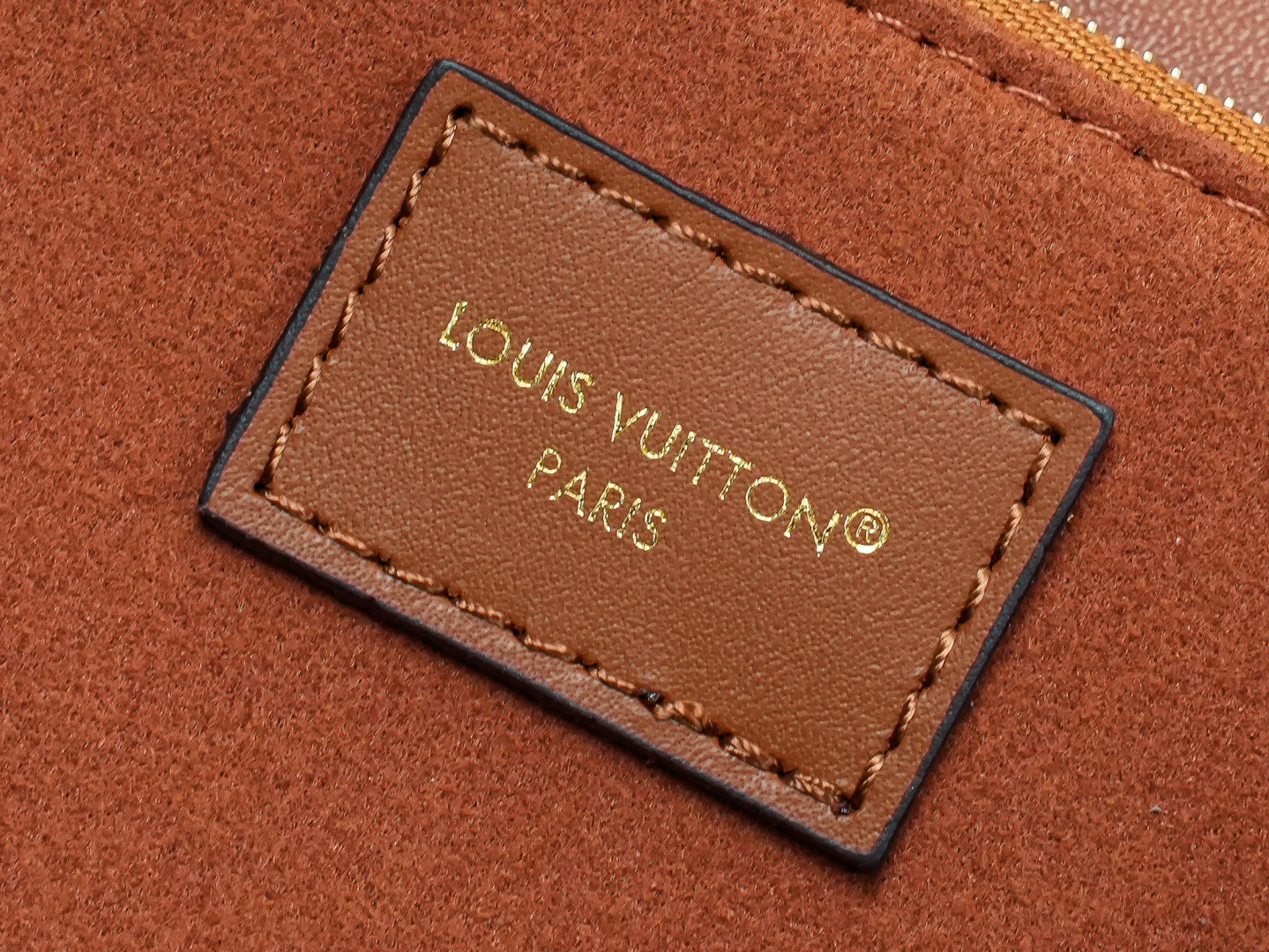 Louis Vuitton Handbag M14235