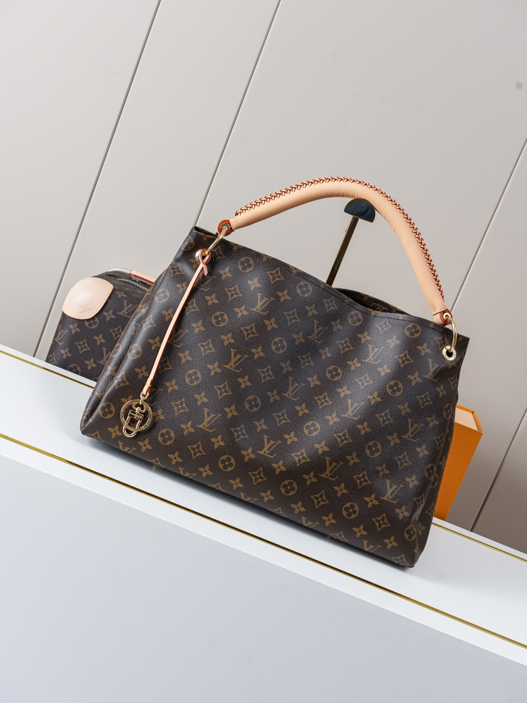 Louis Vuitton Handbag M40249