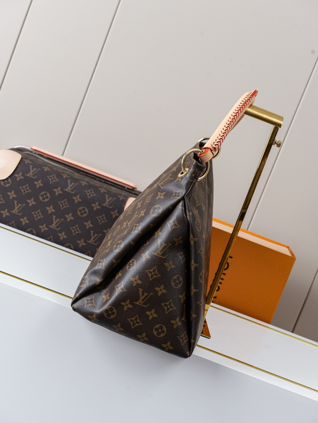 Louis Vuitton Handbag M40249