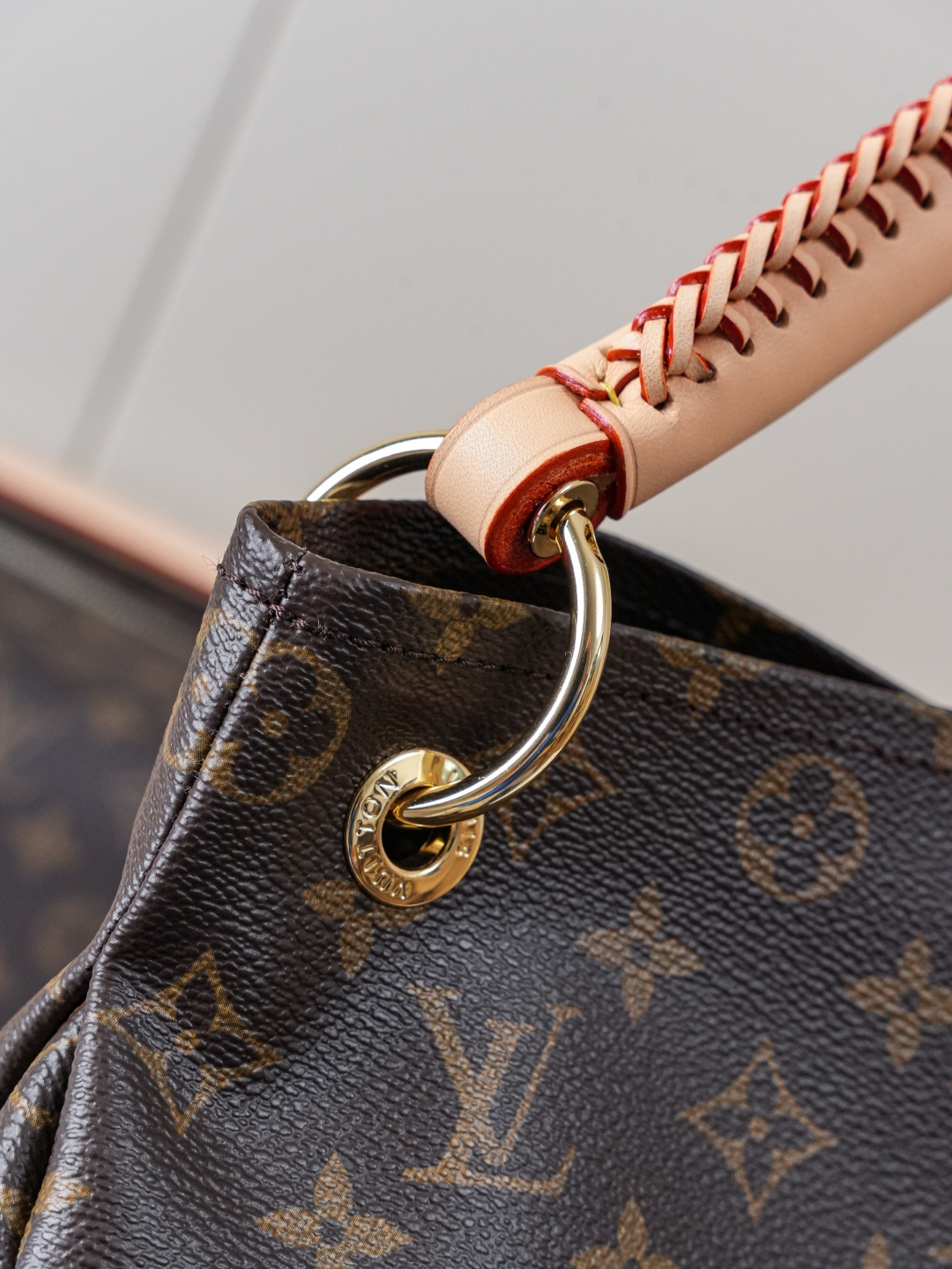 Louis Vuitton Handbag M40249