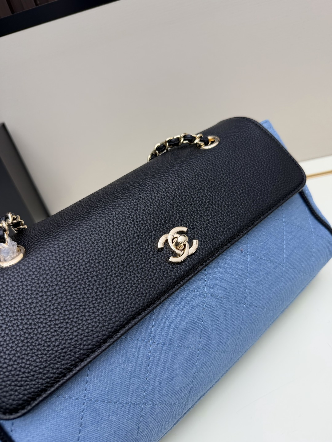 Chanel Handbag 2683